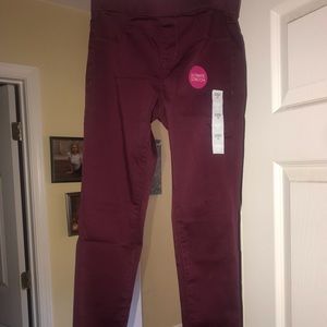 Brand new maroon stretch jeans